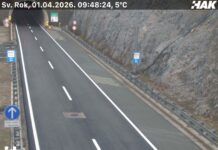 Bura zatvorila Dalmatinu i privezala katamaran za Žirje i Kaprije