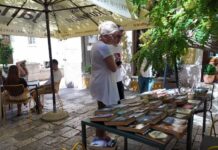 Šibenska knjižnica dijelila otpisane knjige na štekatu konobe „Okusi soli”