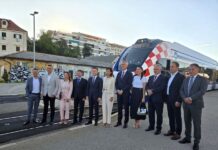 I župan Rakić u prvom hibridnom elektrodizelskom vlaku koji je jutros stigao i u Perković
